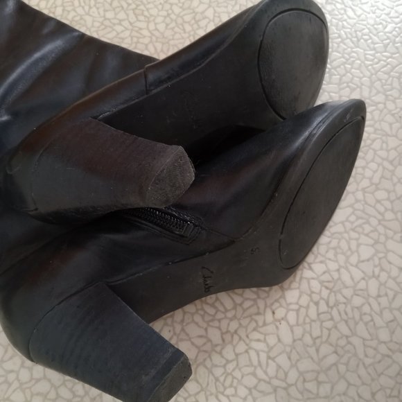Clark's black leather boots size 5.5D UK 8US - Picture 6 of 7